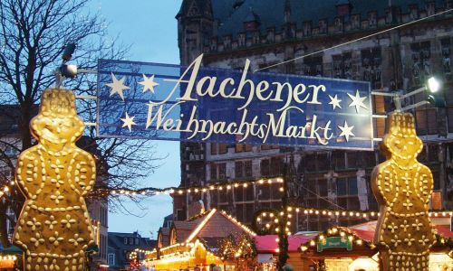 Aachener Weihnachtsmarkt mit Printenmännern