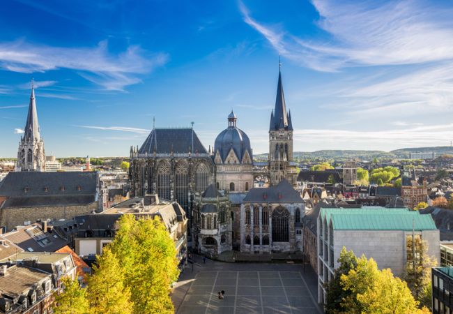Kaiserstadt Aachen & bezauberndes Maastricht