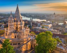Blick von der Fischerbastei auf Budapest und die Donau