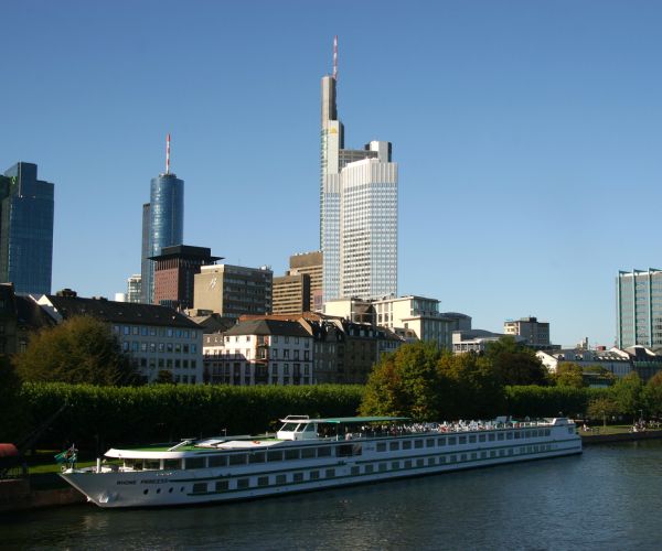 Ausflugsboot in Frankfurt am Main