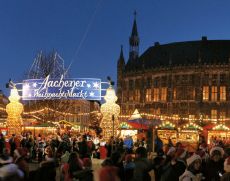 Aachener Weihnachtsmarkt am Rathaus 