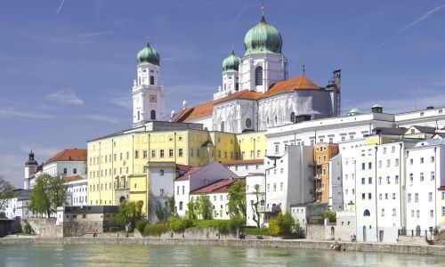 Historische Altstadt von Passau mit dem Dom 