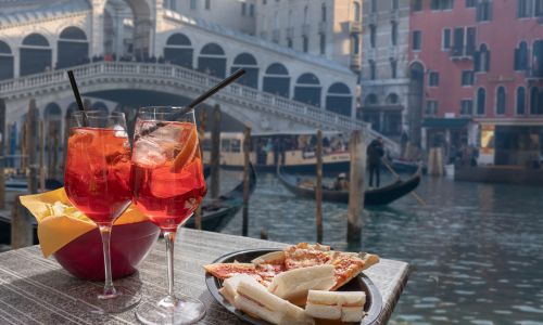 Leckere Pause in Venedig