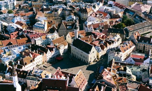Rathausplatz und Altstadt in Tallinn