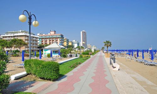 Strand und Promenade von Lido di Jesolo