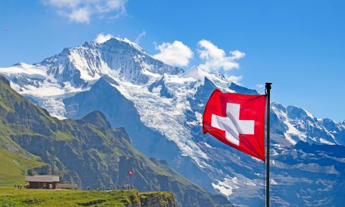 Schweizer Flagge vor der Eiger-Nordwand