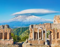 Das Antike Theater von Taormina mit Blick auf den Ätna