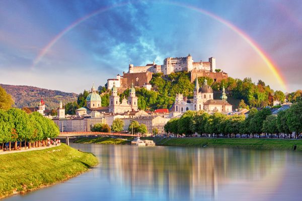 Regenbogen über Salzburg