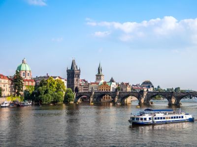 Prag mit Schifffahrt auf der Moldau Mittagessen an Bord, Stadtrundgang