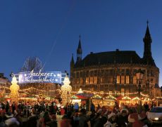 Aachener Weihnachtsmarkt am Rathaus 