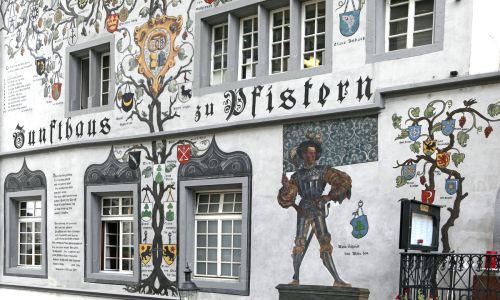 Fassadenmalerei in Luzern