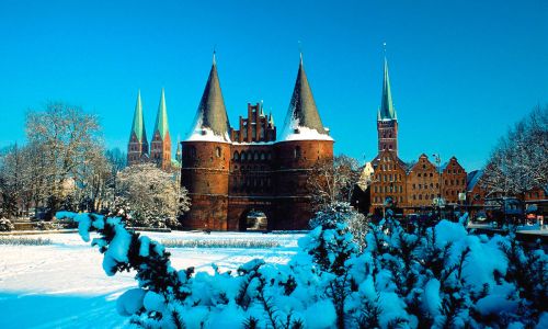 Holstentor zu Lübeck im Schnee